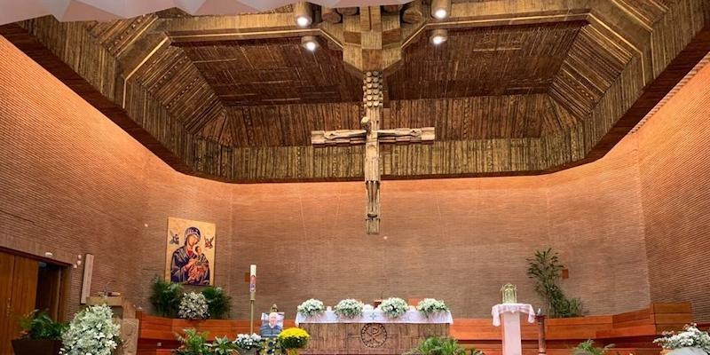 El cardenal Osoro asiste en Santísimo Redentor a un concierto de música sacra a beneficio de Haití