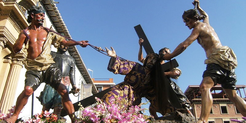 TRECE elabora una amplia programación para ayudar a vivir la Semana Santa