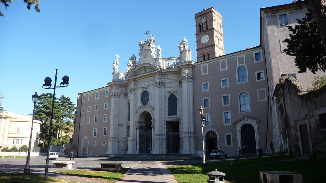 El cardenal Osoro acompaña al cardenal Omella en su toma de posesión de la basílica Santa Cruz de Jerusalén