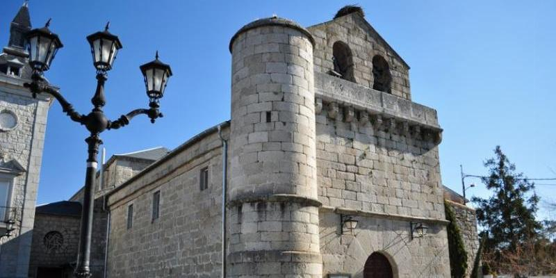 Juan Carlos Merino administra los sacramentos de la iniciación cristiana en Asunción de Nuestra Señora de Alpedrete