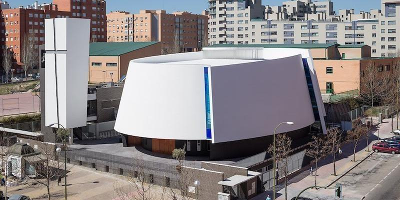 Santa Teresa de Calcuta, de Vicálvaro, acoge la primera Eucaristía de Maxi Troncoso Peña