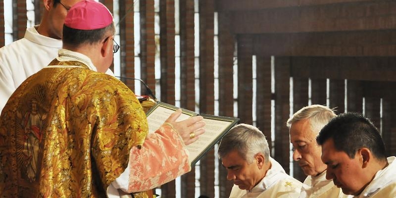Monseñor Yanguas ordena tres presbíteros en Torreciudad