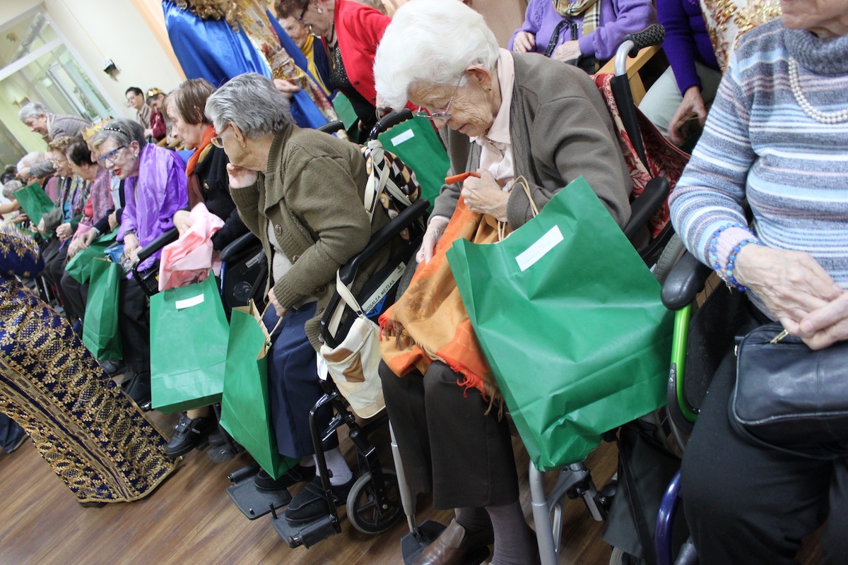 La residencia de mayores Fundación Santa Lucía, de Cáritas Madrid, celebra la Semana del Mayor