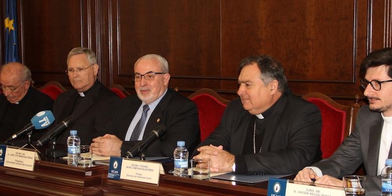 La UCAM con la Diócesis de Jerez promoverán los estudios en Derecho Canónico en el ámbito civil