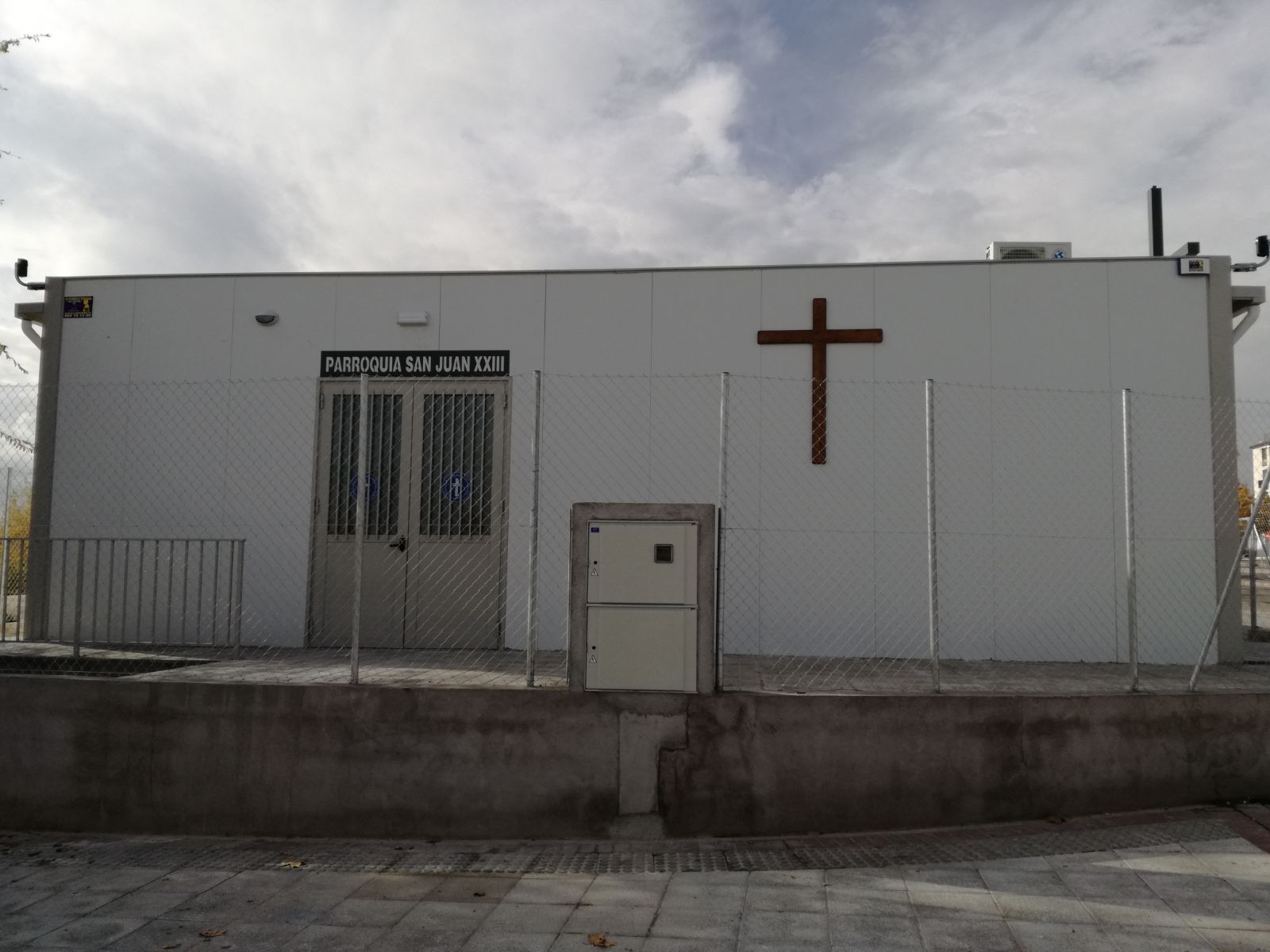 El cardenal Osoro bendice el templo provisional de San Juan XXIII