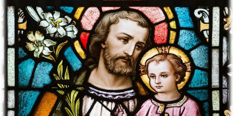 El padre Miguel Ángel Ciaurriz imparte una charla cuaresmal en Nuestra Señora Reina del Cielo