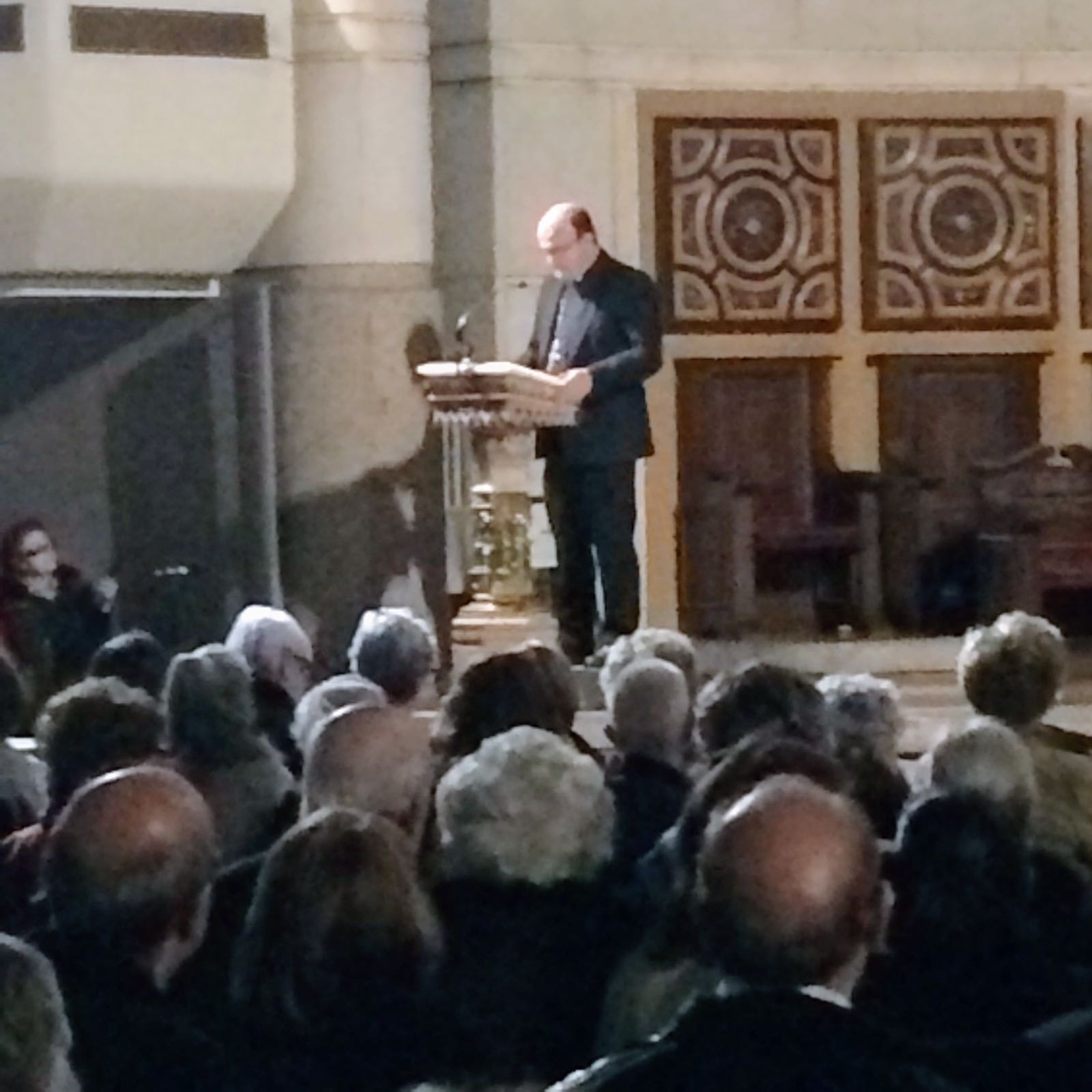 Monseñor Munilla: «No es difícil ser santo, pero es una batalla que dura toda la vida»