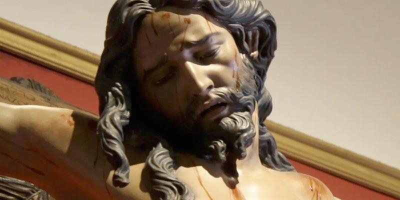 La Hermandad del Perdón presenta al Cristo para su besapié con motivo de la Exaltación de la Santa Cruz