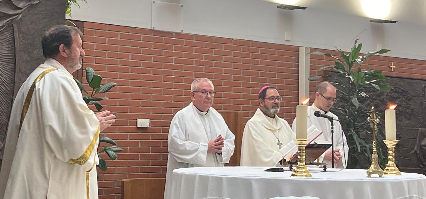 Monseñor Vicente Martín visita la parroquia Padre Nuestro: «Vivamos el Evangelio para que nos dé vida y podamos, junto a Jesús, ser el fruto que se espera de nosotros»