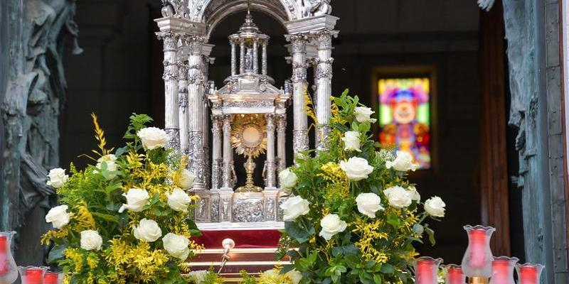 Daniel Escobar, delegado episcopal de Liturgia: «La solemnidad del Corpus Christi nos recuerda que cuando acudimos a adorar al Señor tiene un efecto en nuestra vida»