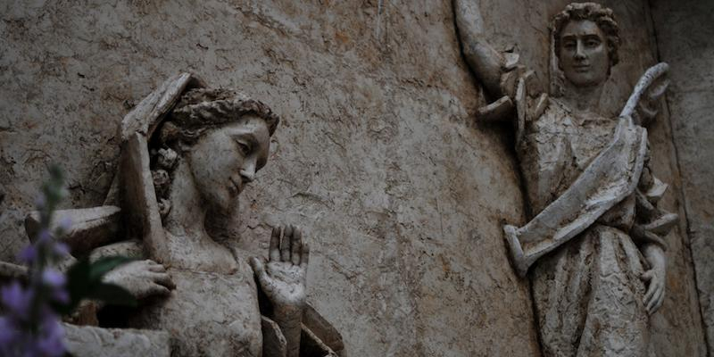 Juan Carlos Vera administra el sacramento de la Confirmación en San Manuel González de San Sebastián de los Reyes