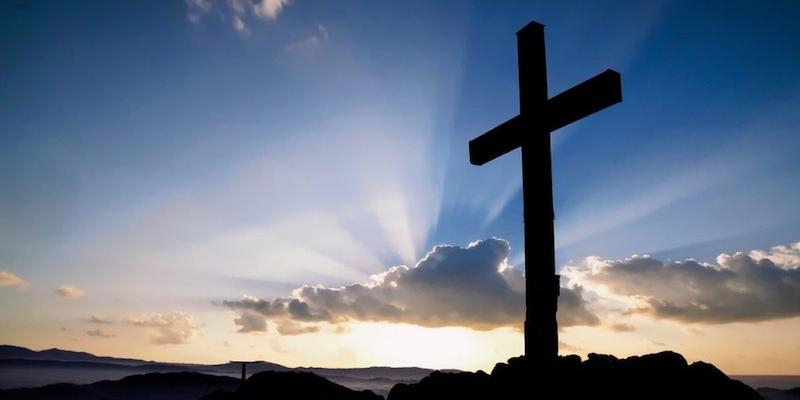 Los grupos parroquiales de Nuestra Señora del Encuentro protagonizan los viernes la oración del vía crucis