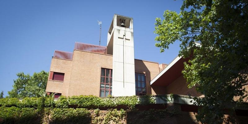 Jóvenes de San Juan Crisóstomo reciben el sacramento de la Confirmación en una solemne Eucaristía