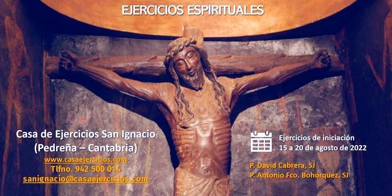 Los padres David Cabrera y Antonio Francisco Bohórquez dirigen una tanda de ejercicios de iniciación en Pedreña