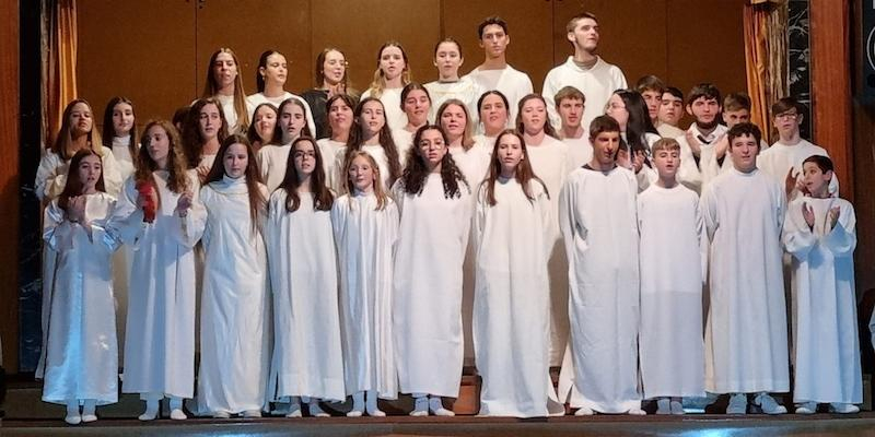 Adolescentes y jóvenes de Santa Catalina Labouré evangelizan en Cuaresma con el musical 'Hinnehú'