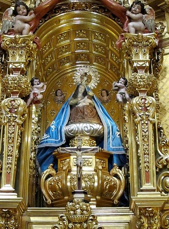 Monseñor Juan Antonio Martínez Camino preside la Misa en la fiesta de la Virgen del Puerto