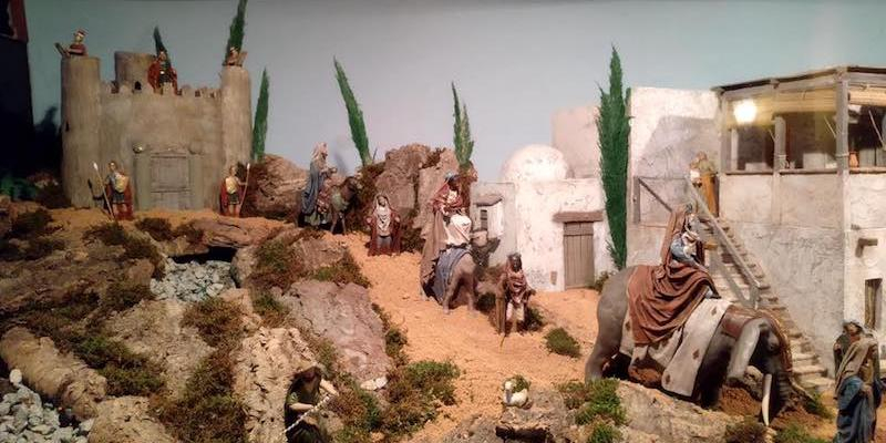 La iglesia de las carmelitas descalzas de San Lorenzo de El Escorial exhibe desde este domingo su tradicional belén