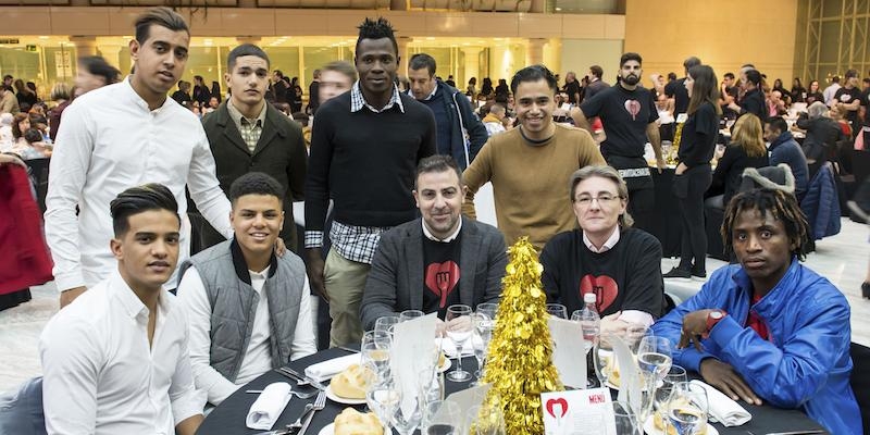 Más de 40 reconocidos chefs preparan la VI cena solidaria de Navidad 'Te invito a cenar'