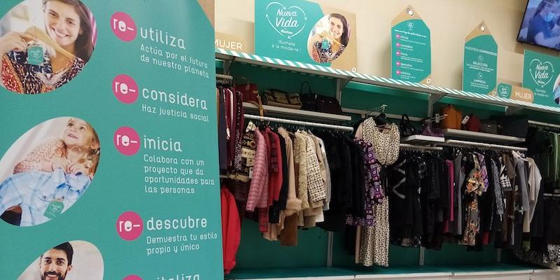 Cáritas Diocesana de Madrid abre un córner de Moda Re- en el hipermercado Alcampo de Moratalaz