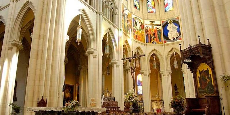 Vida Ascendente festeja a sus patronos, san Simeón y santa Ana, con una Misa solemne en la Almudena