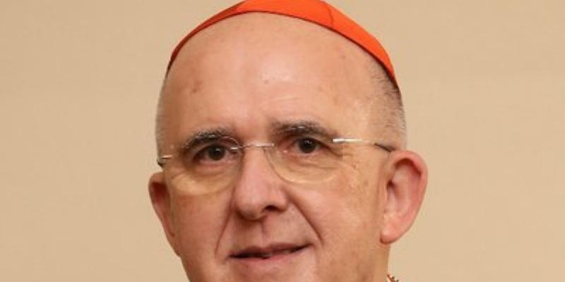 El cardenal participa en un almuerzo con los miembros de la Asociación de Periodistas Europeos