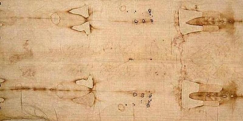 El Centro Español de Sindonología dona a la diócesis una copia reducida de la Síndone de Turín