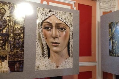 Imposición de la Medalla del Ayuntamiento de Sevilla a la Virgen de la Maracena en la Colegiata de San Isidro