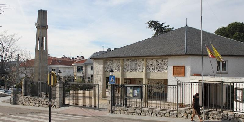 Monseñor Martínez Camino preside la Misa del 50 aniversario de la consagración de la parroquia de Hoyo de Manzanares