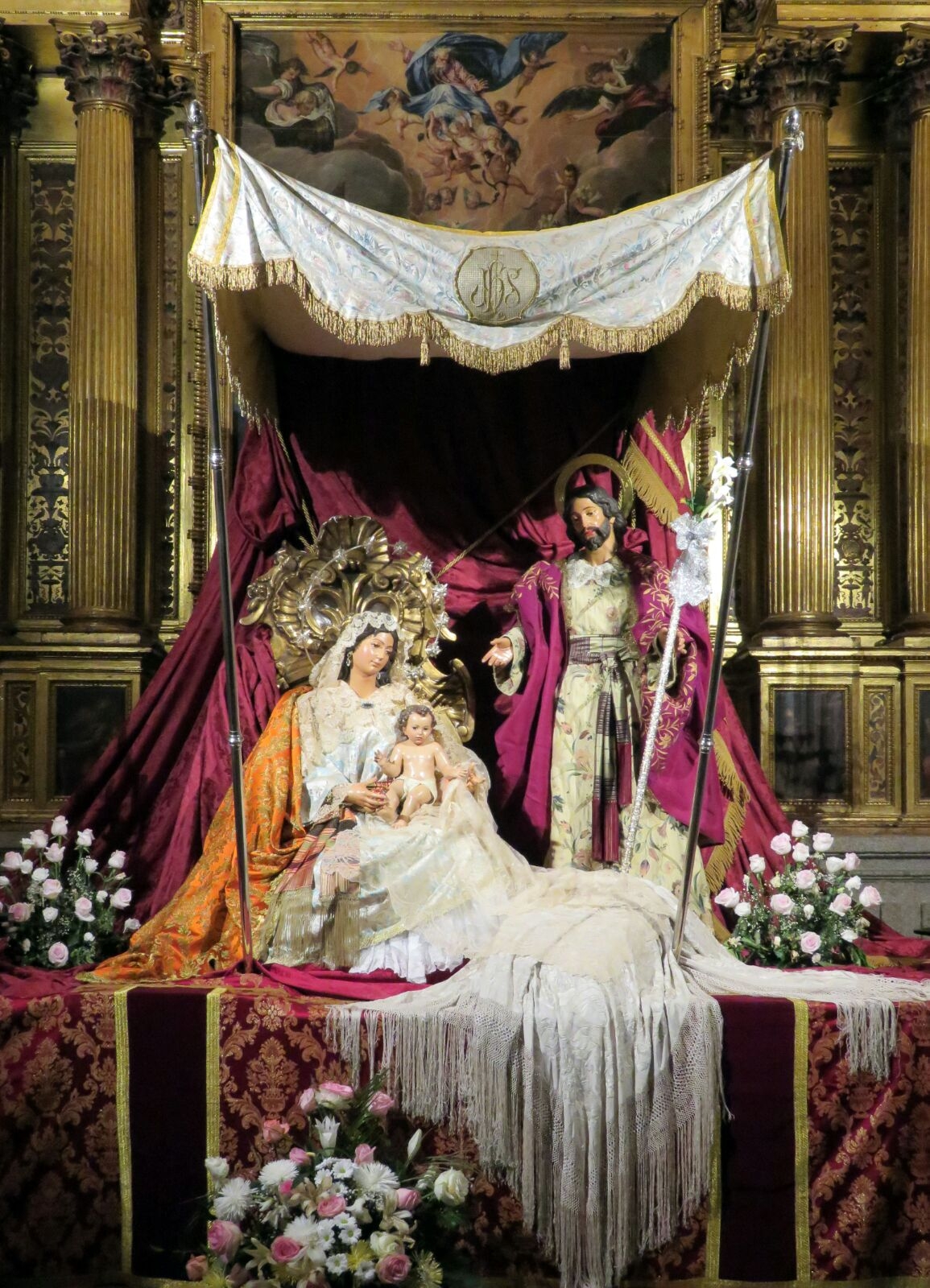 Instalado un Belén en la colegiata de San Isidro