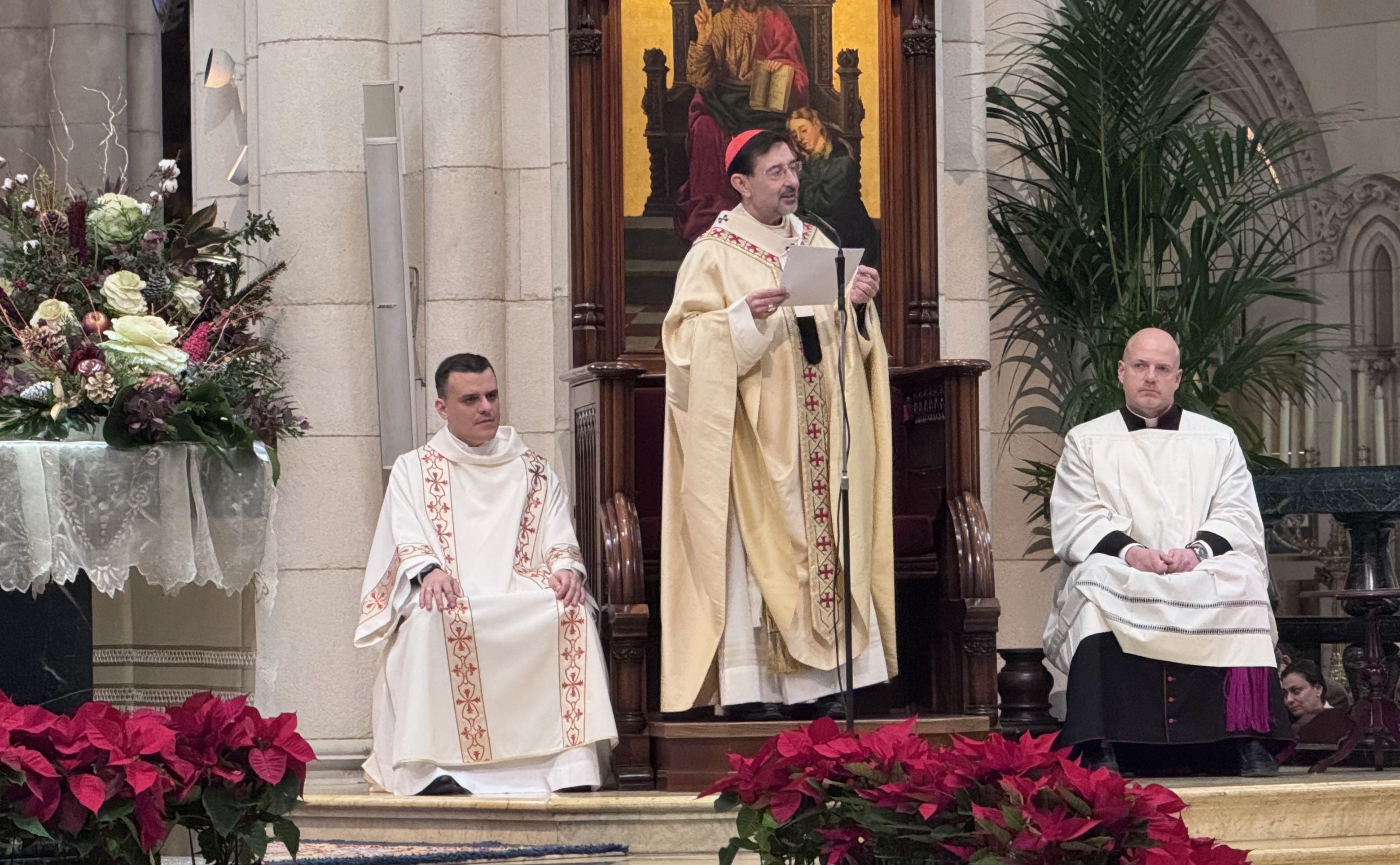 En la celebración de la Natividad del Señor, el cardenal Cobo recuerda que la Palabra, que es Jesús, «tiene tres dimensiones fundamentales: la verdad, la justicia y el amor»