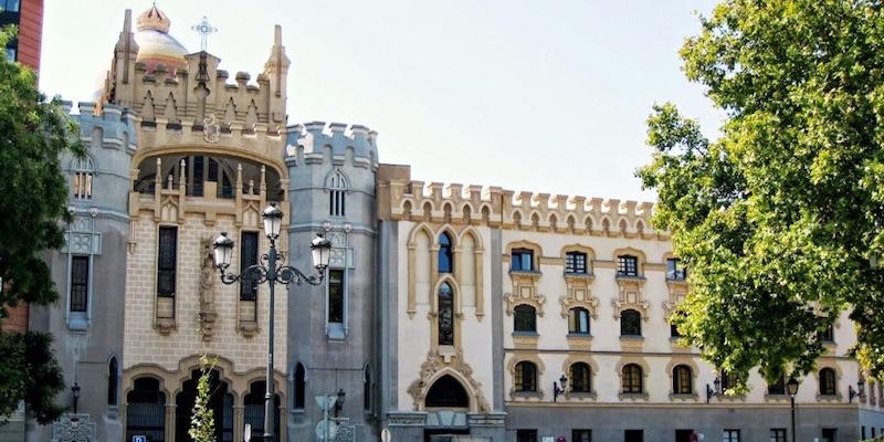 El padre Alfonso Díaz, OCD, preside en la iglesia de Santa Teresa la novena en honor a la Virgen del Carmen