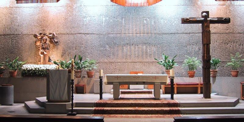 El vicario episcopal de la III preside una Eucaristía con Confirmaciones en Nuestra Señora Reina del Cielo