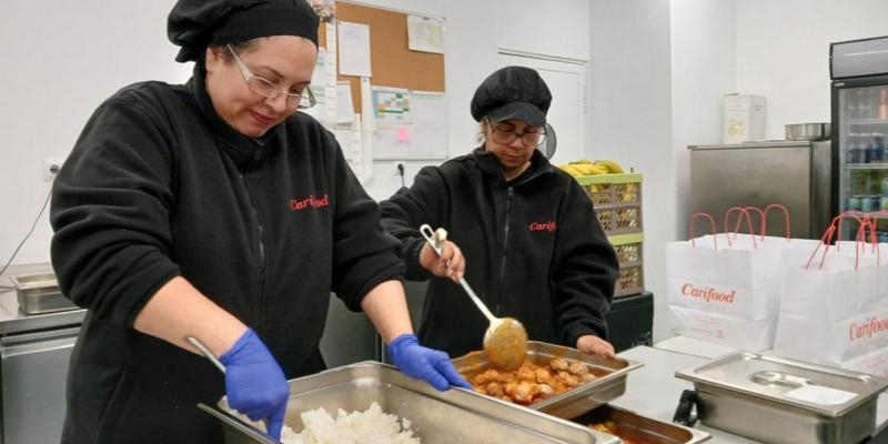 Carifood, empresa de inserción laboral de Cáritas Madrid, galardonada por Hostelería de España: «Entre fogones se cocina la inclusión a fuego lento»