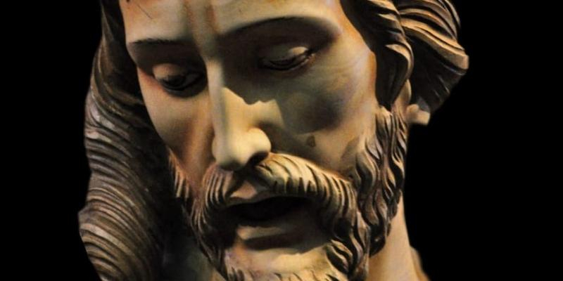 El Santísimo Cristo del Camino recorre las calles del barrio de Delicias en el Lunes Santo