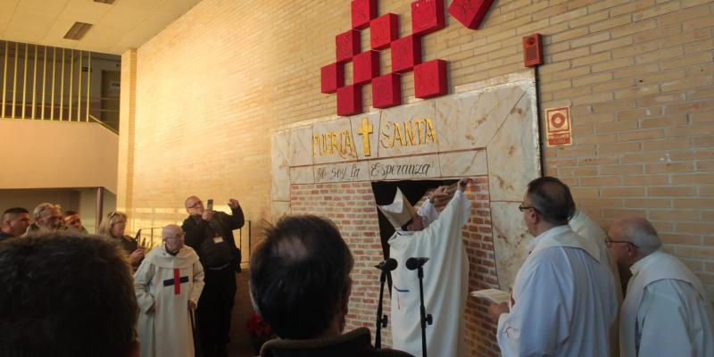 El cardenal José Cobo, en Soto del Real: «La misericordia de Dios abre un portón de esperanza incluso en prisión»