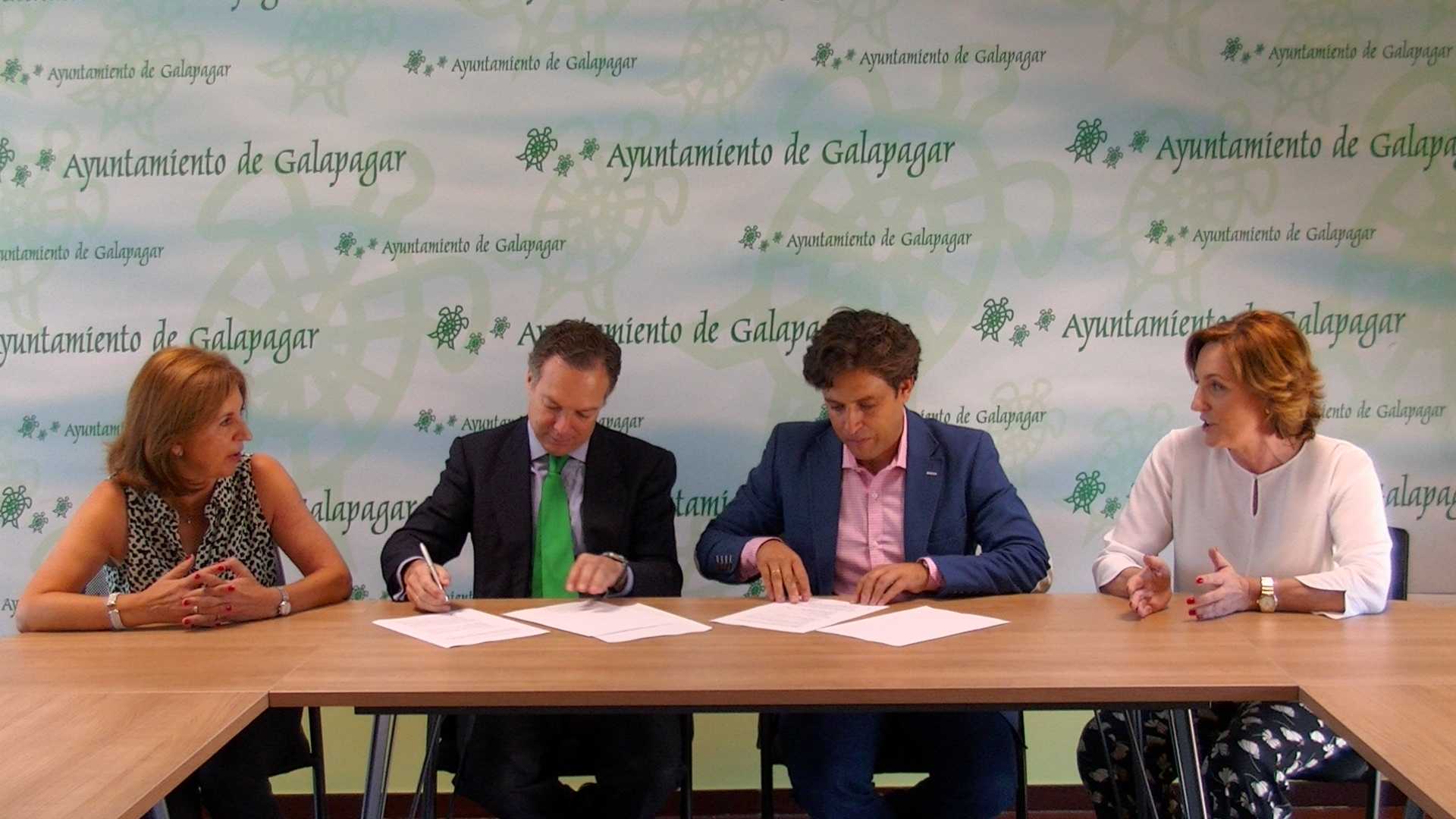 La Asociación Redmadre Madrid y el Ayuntamiento de Galapagar firman un convenio para asistir a las mujeres embarazadas vulnerables