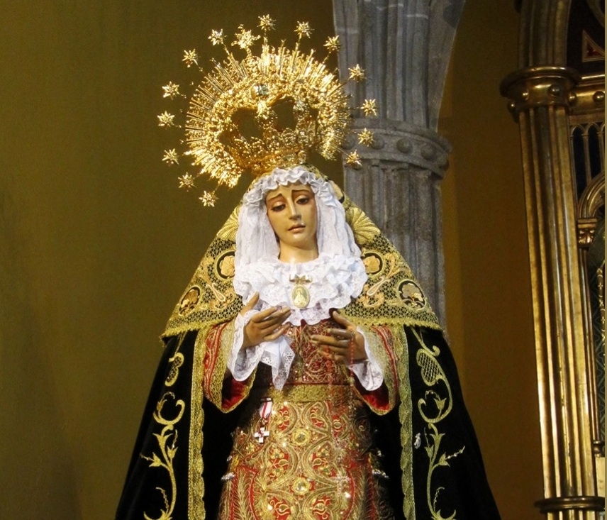 Ofrenda floral en honor de Nuestra Señora de la Soledad en Galapagar