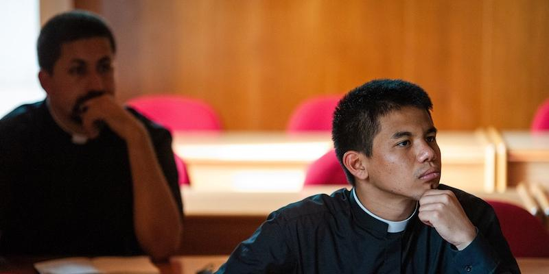San Luis de los Franceses acoge el mercadillo anual de la Fundación CARF a beneficio de la formación de sacerdotes