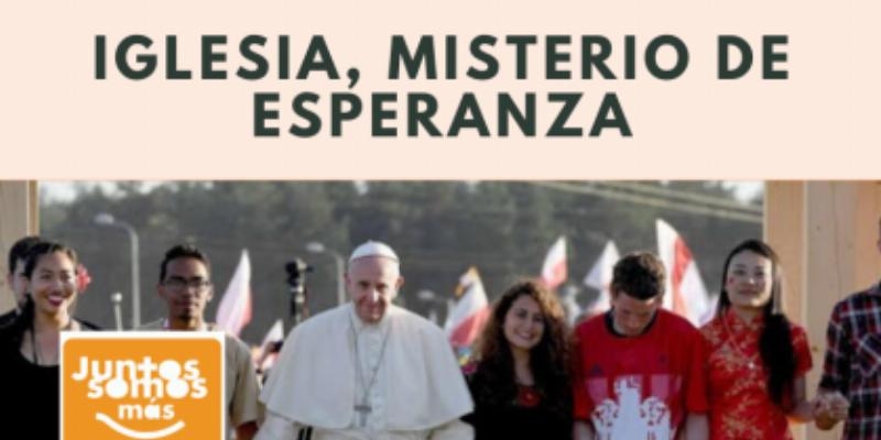 El padre Vicente de la Vega dirige un curso de formación en Santa María del Pilar de los Marianistas