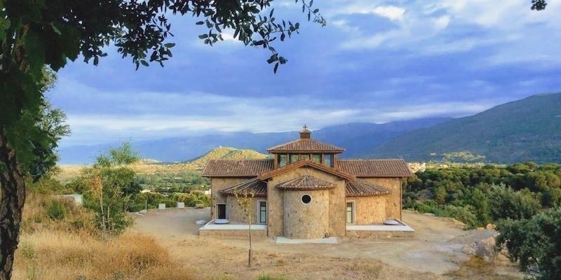Jóvenes de Natividad de Nuestra Señora realizan un campo de trabajo en el monasterio de la Conversión de Sotillo de la Adrada