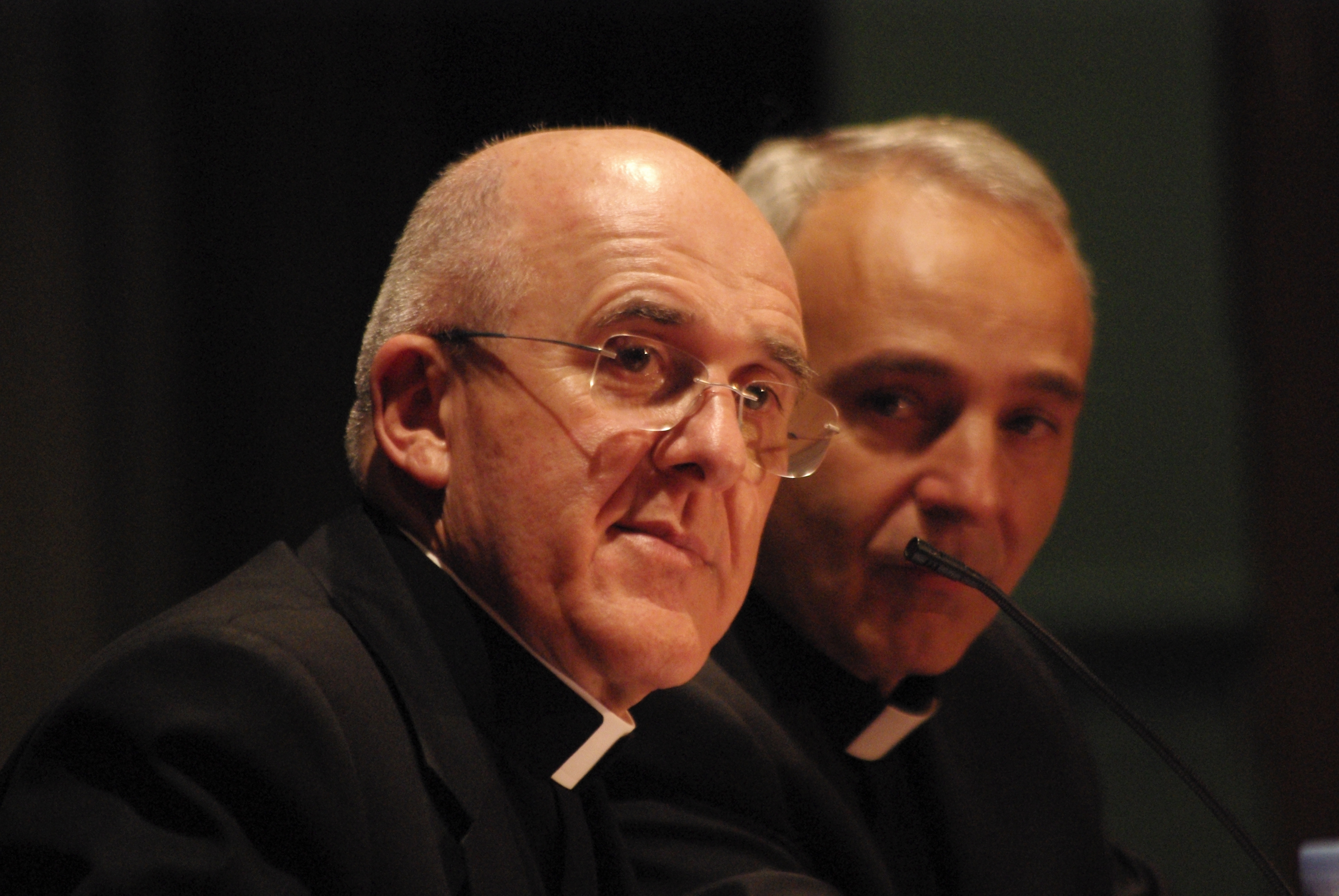 El arzobispo mantiene un encuentro de fin de curso con profesores universitarios