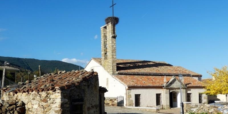 Navarredonda celebra la fiesta de san Miguel Arcángel con una Misa solemne