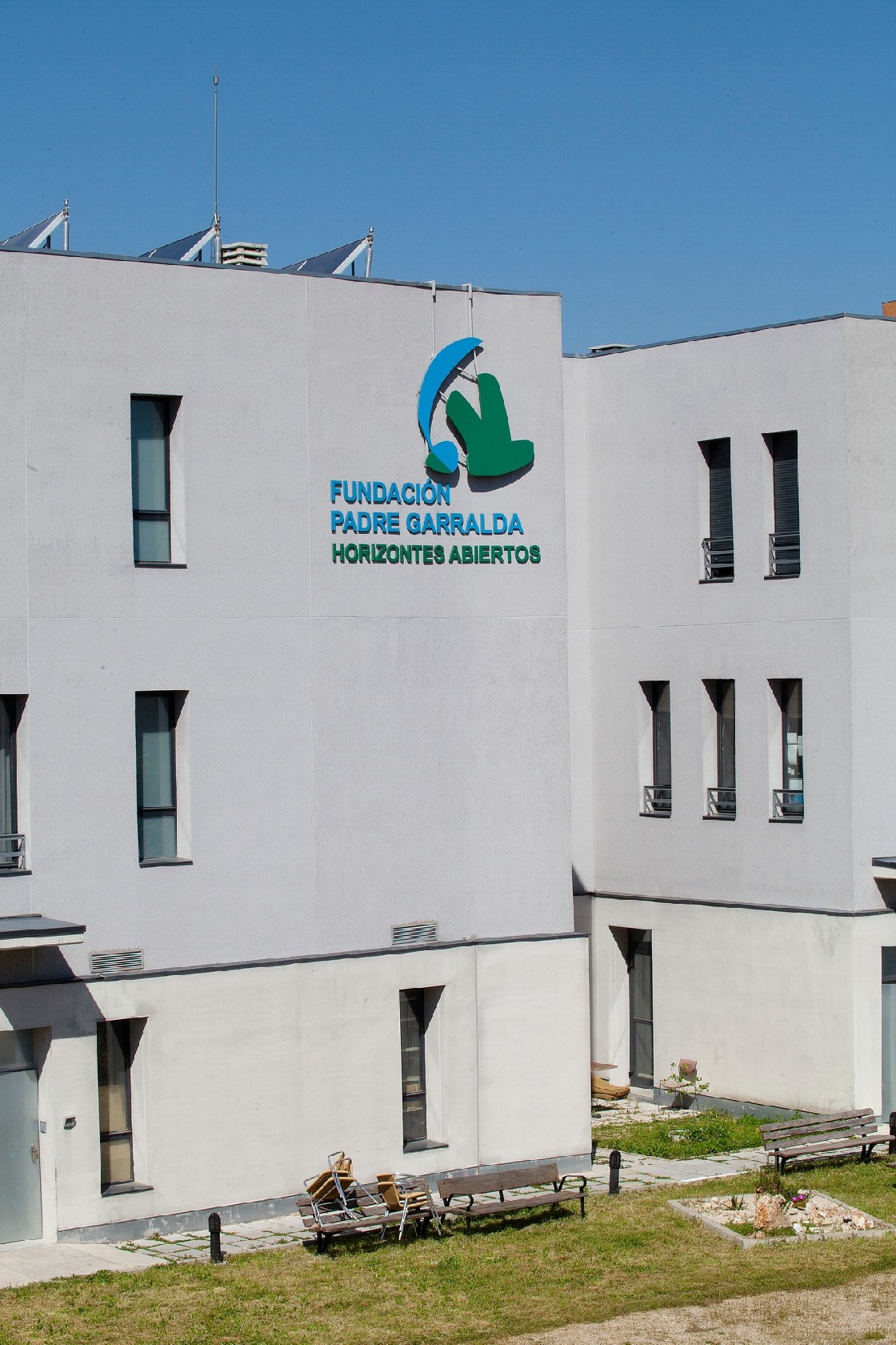 Visita del arzobispo de Madrid a la Fundación Padre Garralda – Horizontes Abiertos