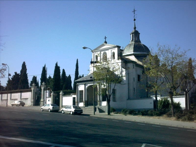 El cardenal visita la sede de la Real Archicofradía Sacramental de San Pedro, San Andrés y San Isidro