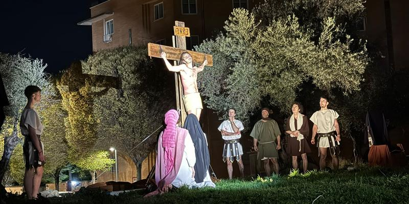 Toda una parroquia involucrada en la Pasión Viviente de Villaverde: «Esto es hacer la fe pública y un bien para el barrio»