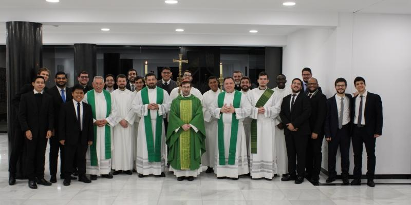 El cardenal Cobo, con los seminaristas del Redemptoris Mater: «Aprender a discernir la vida para descubrir en ella la presencia de Dios»