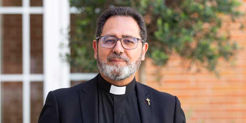 Vicente Martín, nuevo obispo auxiliar de Madrid, recoge en su lema y escudo episcopal lo que desea para su ministerio: «Que sea reflejo del amor de Dios»
