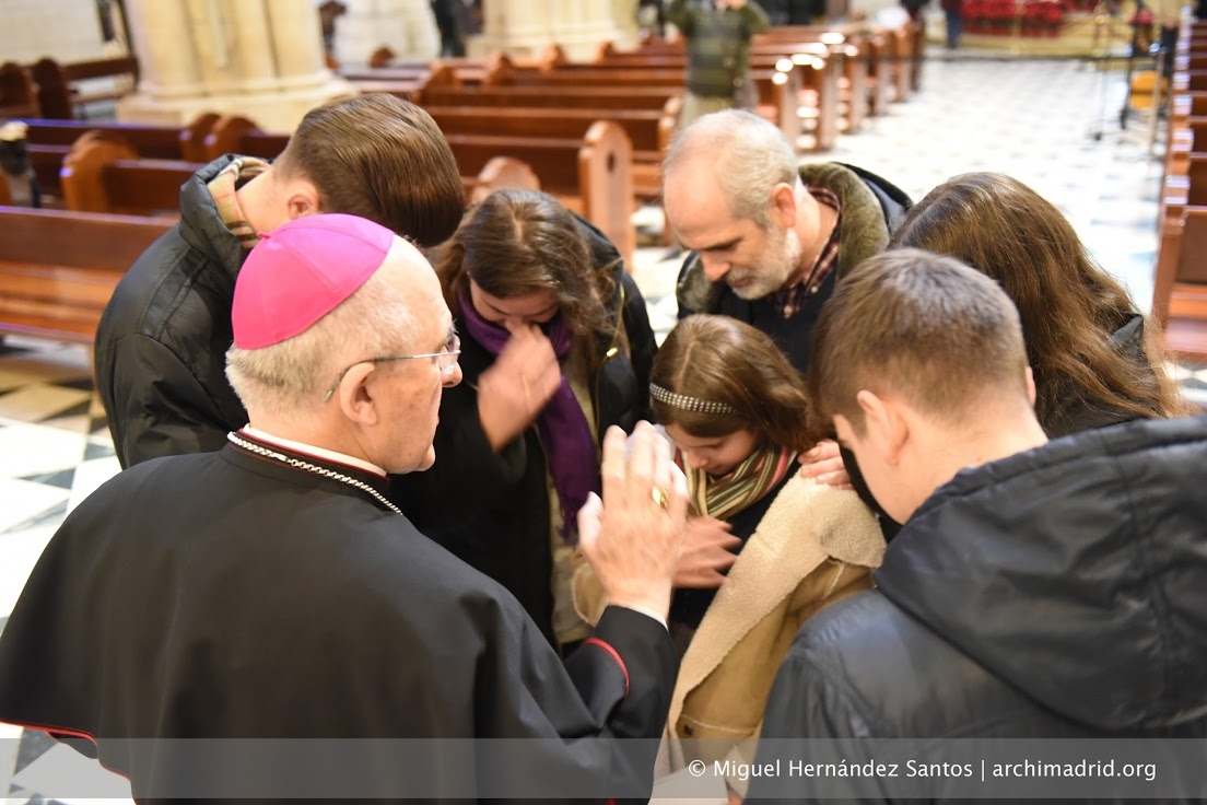 El arzobispo bendecirá a todas las familias que se acerquen a la catedral este viernes