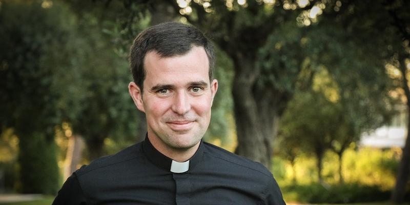 El cardenal Osoro ordena sacerdote al legionario de Cristo Rafael Pou en Santa María de Caná