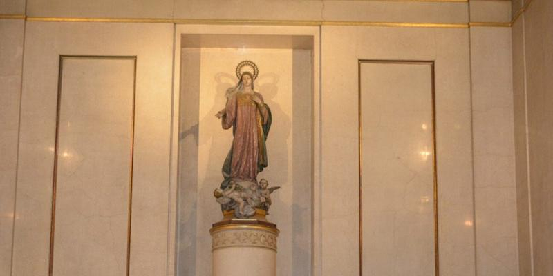 El padre Justino Martínez preside en Inmaculado Corazón de María la Misa solemne en honor a la titular de la parroquia